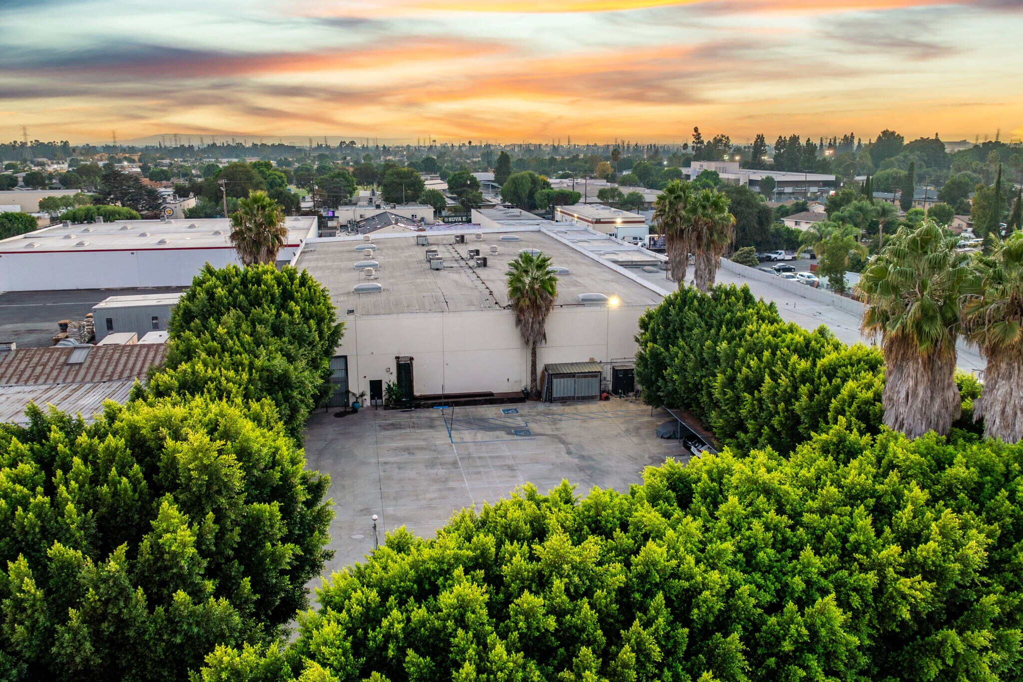 6760 Foster Bridge Blvd, Bell Gardens, CA à vendre Photo de l’immeuble– Image 1 sur 107