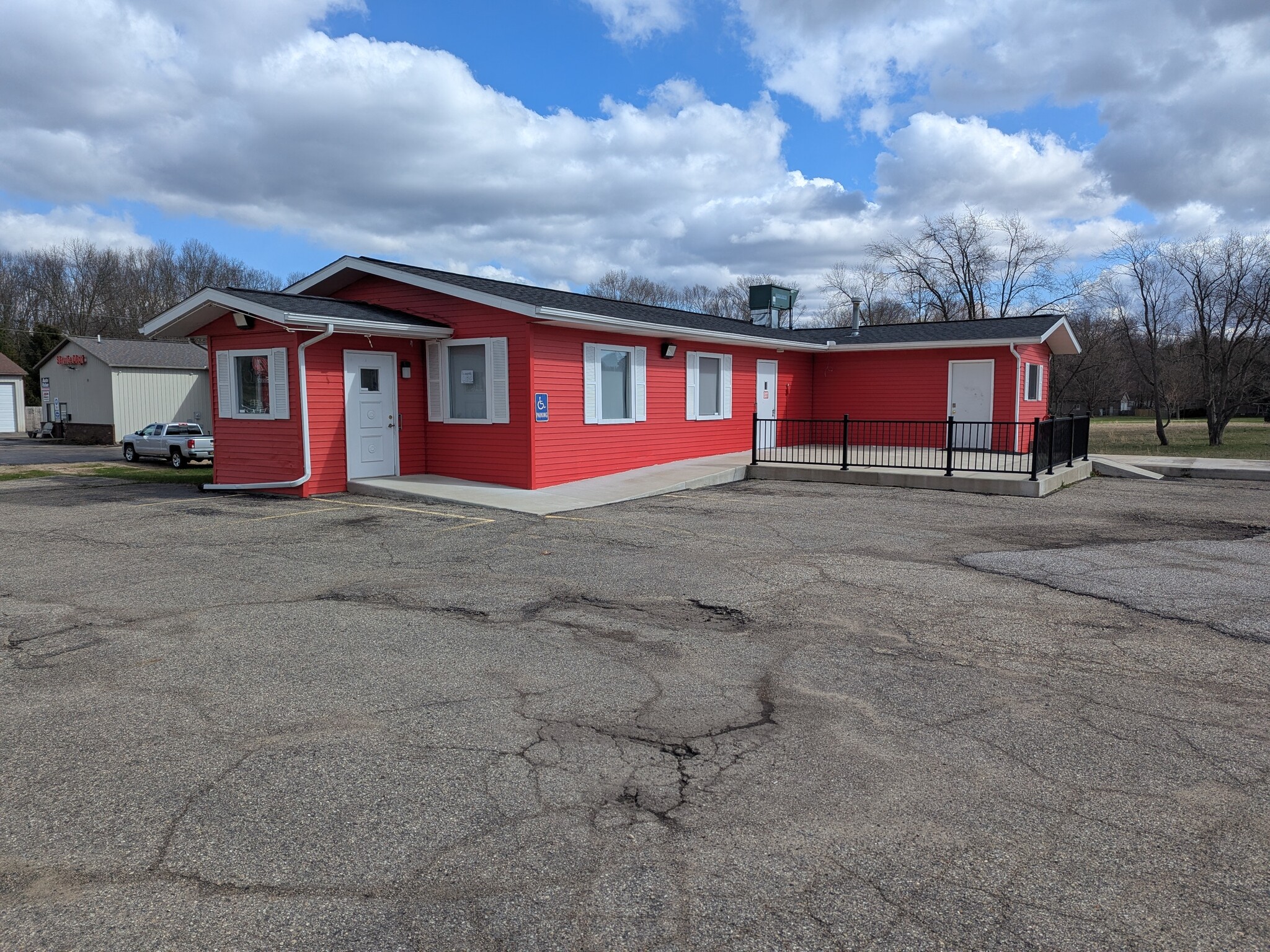 24901 Red Arrow Hwy, Mattawan, MI à louer Photo de l’immeuble– Image 1 sur 28