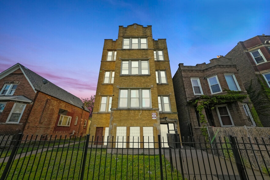 3531 Grenshaw, Chicago, IL à vendre - Photo de l’immeuble – Image 2 sur 2