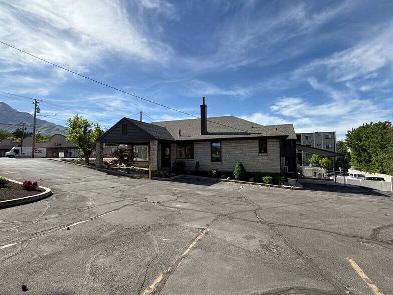 4212 S Highland Dr, Millcreek, UT à louer - Photo de l’immeuble – Image 3 sur 3