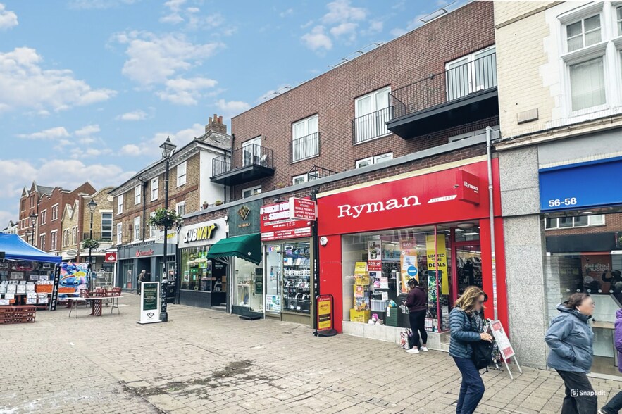 50,52,54 High Street, Staines portefeuille de 2 biens à vendre sur LoopNet.fr - Photo de l’immeuble – Image 2 sur 12