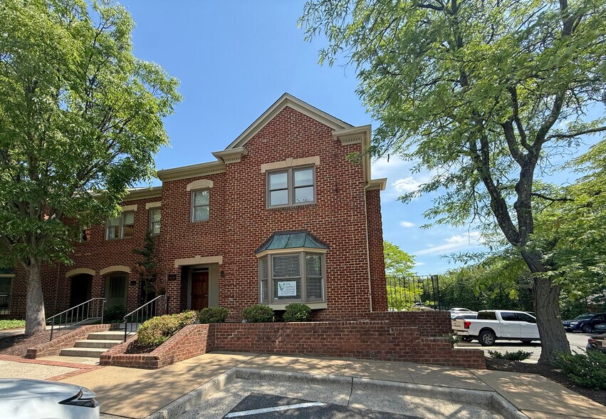 4200 Evergreen Ln, Annandale, VA à vendre - Photo de l’immeuble – Image 3 sur 7