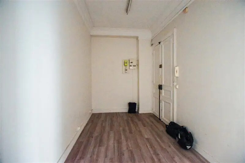 Rue Gustave Doré, Paris à vendre - Photo de l’immeuble – Image 3 sur 7