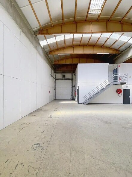 11 Chemin De L'Industrie, Dardilly à louer - Photo de l’immeuble – Image 3 sur 8
