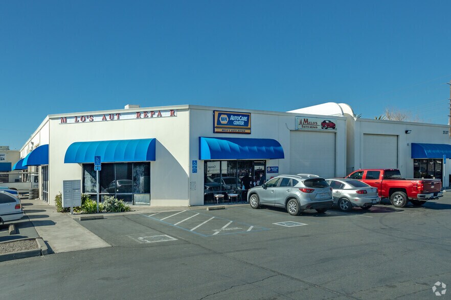 3523-3537 Kiessig Ave, Sacramento, CA à louer - Photo principale – Image 1 sur 6