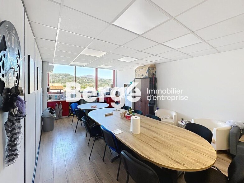 Bureau dans Grasse à louer - Photo intérieure – Image 1 sur 5