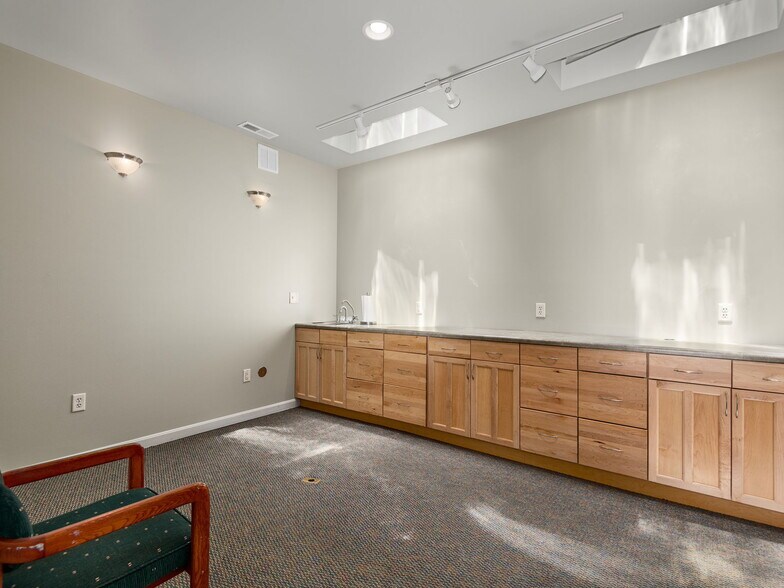 183 Bartlett St, Asheville, NC à louer - Photo intérieure – Image 3 sur 10