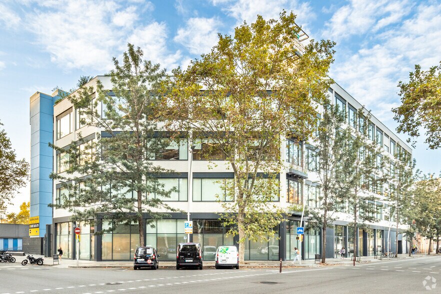 Carrer de Tànger, Barcelone, Barcelona à louer - Photo de l’immeuble – Image 2 sur 5