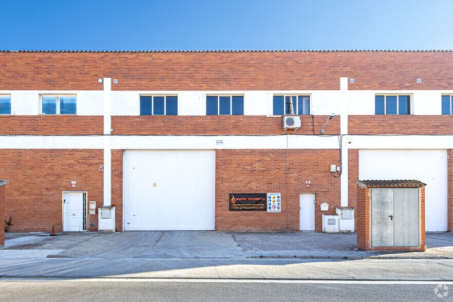 18 Carrer Marie Curie, Sant Esteve Sesrovires, Barcelona à vendre - Photo principale – Image 1 sur 3