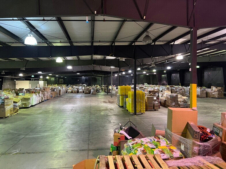 9501 Airport Dr, Fort Wayne, IN à louer - Photo de l’immeuble – Image 3 sur 4