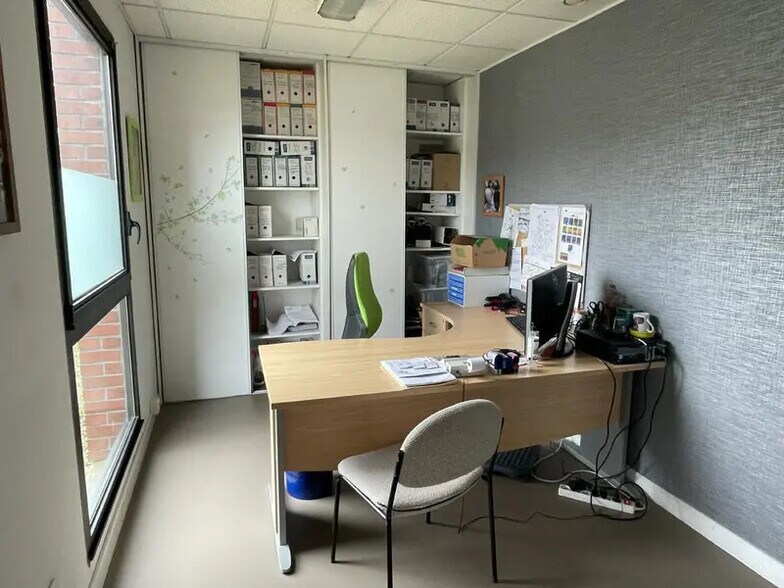 Bureau dans Saint-Grégoire à vendre - Photo intérieure – Image 3 sur 9