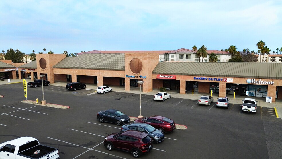 N 99th Ave, Sun City, AZ à louer - Photo de l’immeuble – Image 3 sur 15