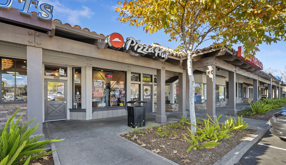 701-855 S Main Ave, Fallbrook, CA à louer - Photo de l’immeuble – Image 2 sur 14