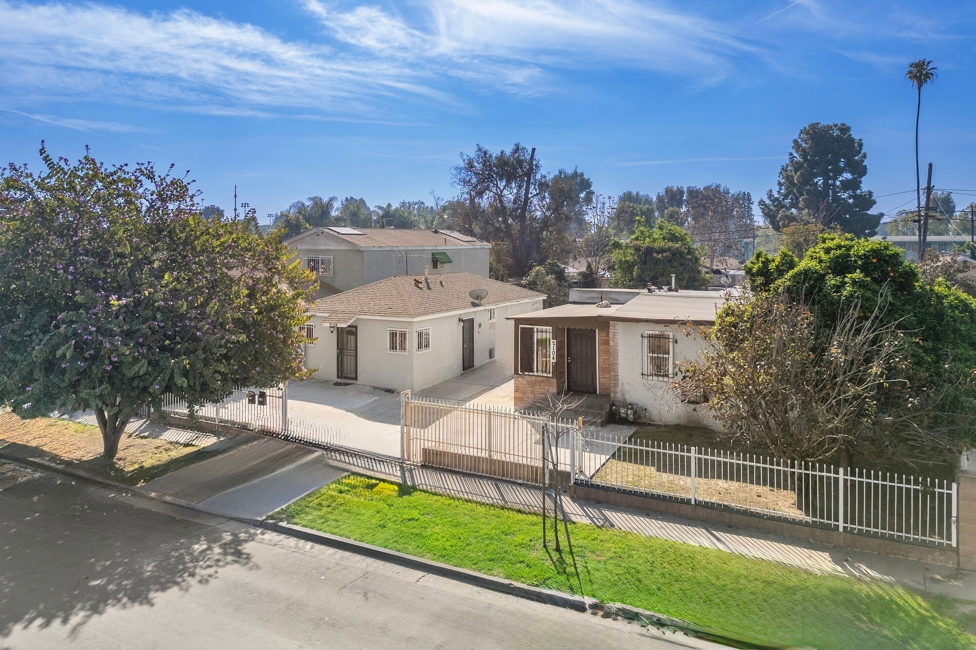 2106 E 113th St, Los Angeles, CA à vendre Photo principale– Image 1 sur 12