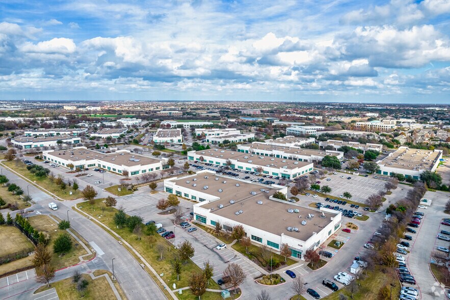 6400 Pinecrest Dr, Plano, TX à louer - Aérien – Image 2 sur 8