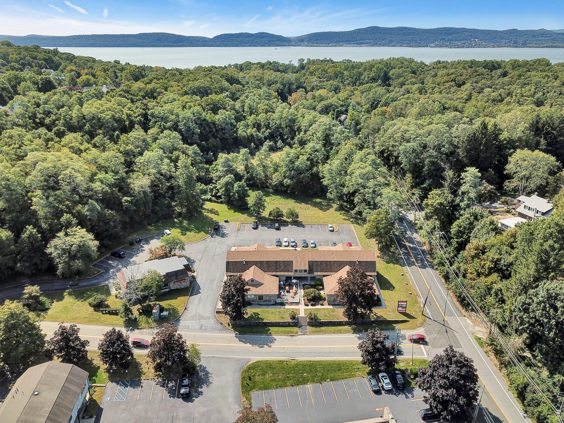 1 Baltic Pl, Croton On Hudson, NY à vendre Photo de l’immeuble– Image 1 sur 12