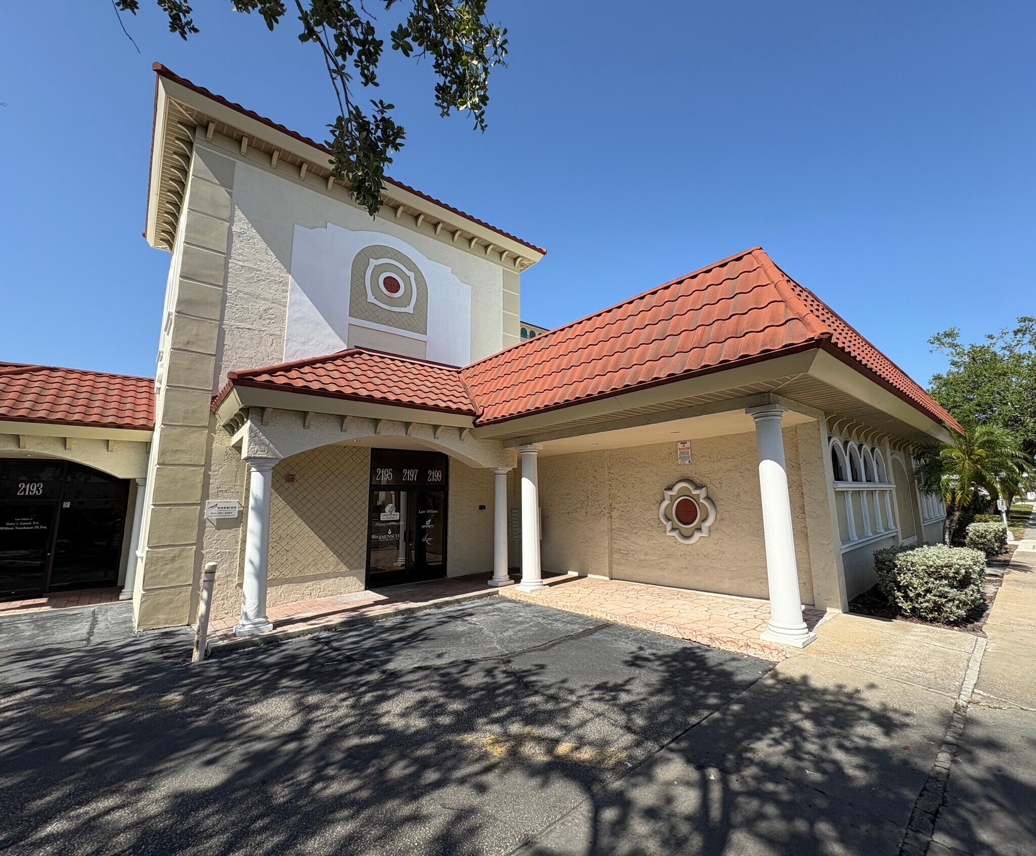 2187, 2189, 2195, 2199 Ringling Blvd. portefeuille de 4 biens à vendre sur LoopNet.fr Photo de l’immeuble– Image 1 sur 24