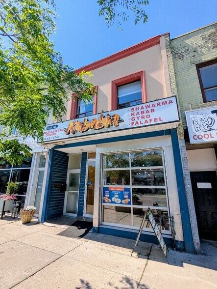 1200-1202 Danforth Ave, Toronto, ON à vendre - Photo de l’immeuble – Image 2 sur 12