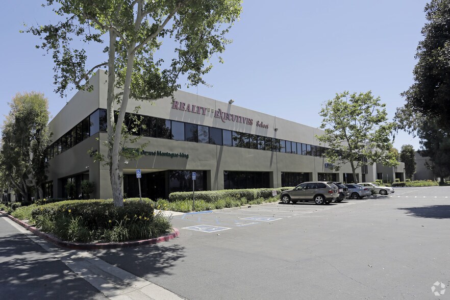 13030 Alondra Blvd, Cerritos, CA à louer - Photo principale – Image 1 sur 7