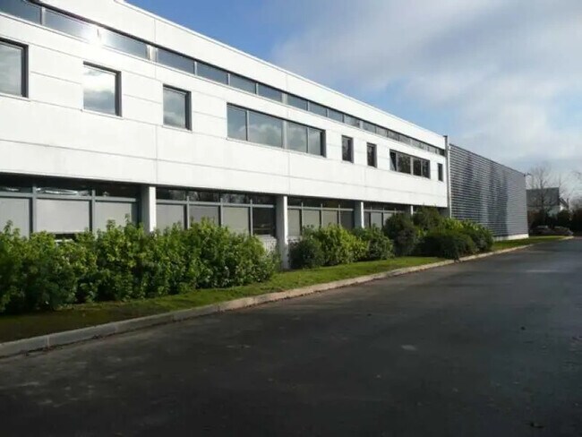 Plus de détails pour Bureau, Local d'activités à louer