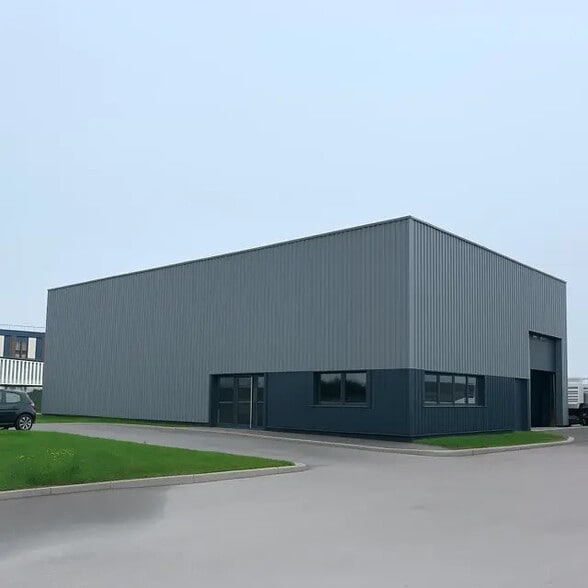 Local d’activités dans Chalon-sur-Saône à louer - Photo de l’immeuble – Image 2 sur 3