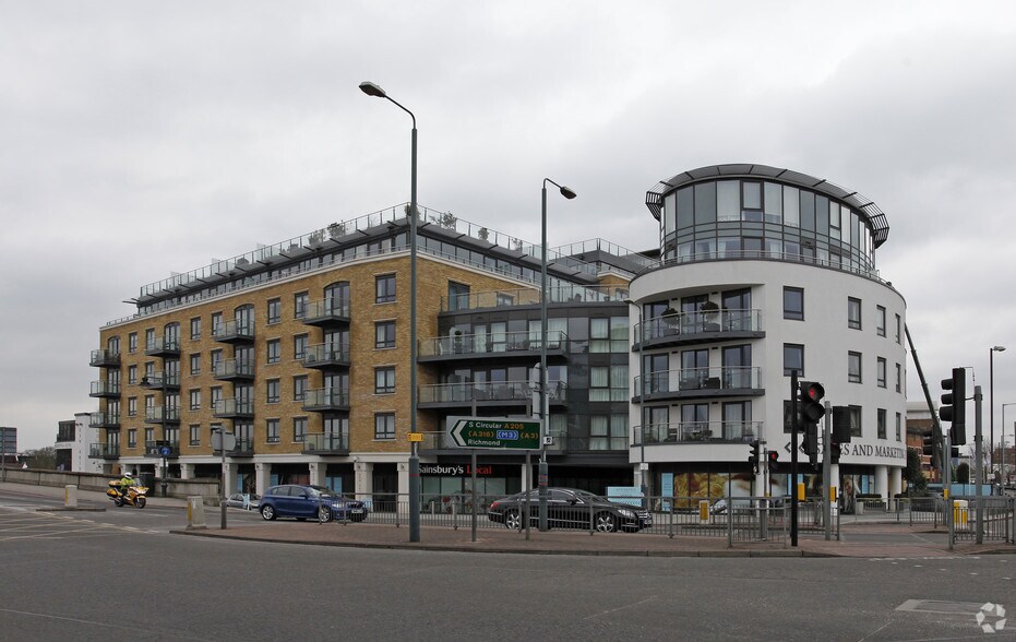 Kew Bridge Rd, Brentford à louer - Photo principale – Image 1 sur 9