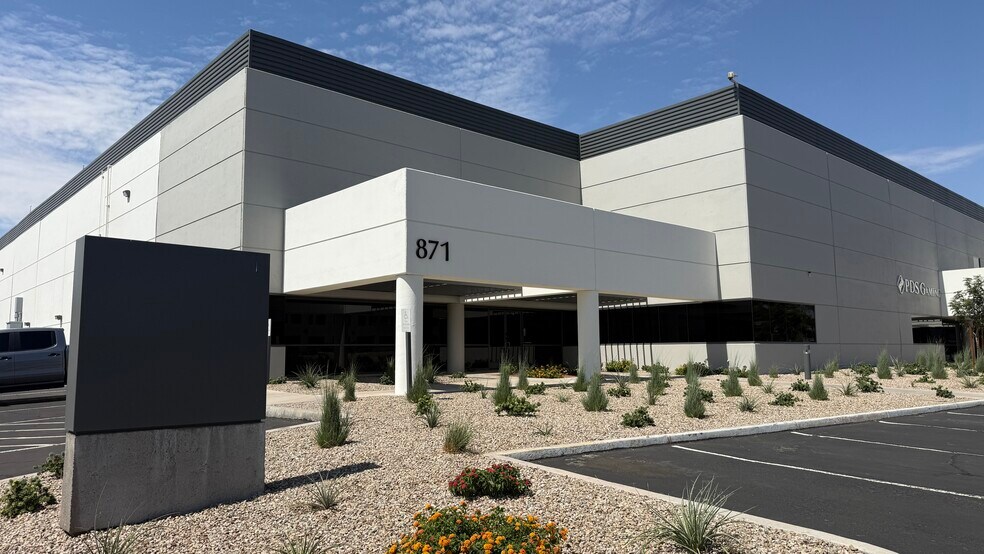 871 Grier Dr, Las Vegas, NV à louer - Photo de l’immeuble – Image 1 sur 10