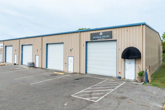 Plus de détails pour 10410 66th St N, Pinellas Park, FL - Industriel/Logistique à louer