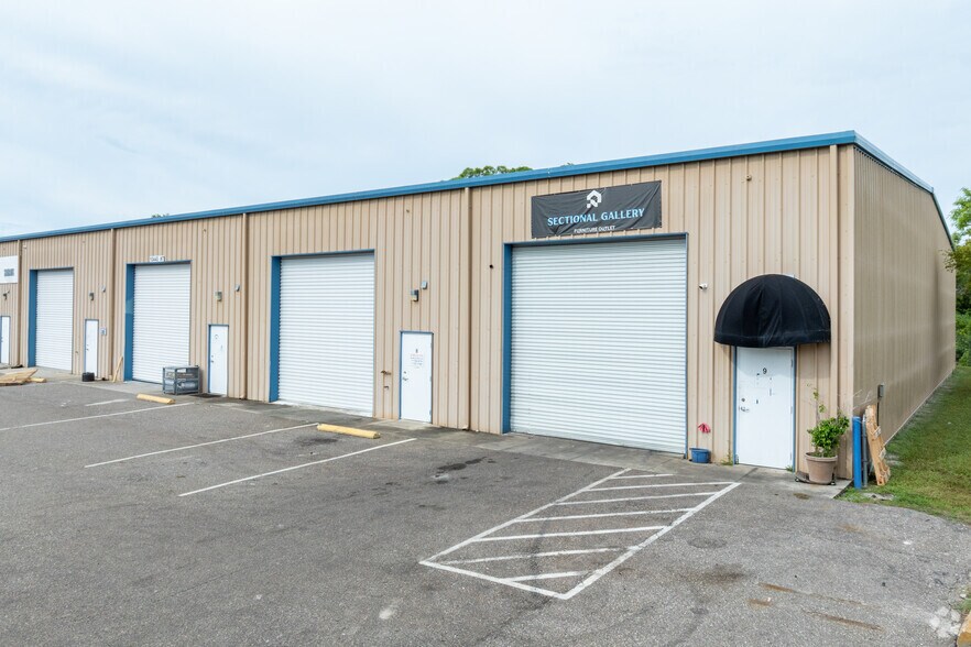 10410 66th St N, Pinellas Park, FL à louer - Photo de l’immeuble – Image 1 sur 8