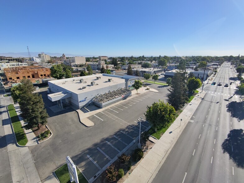 1701 23rd St, Bakersfield, CA à louer - Aérien – Image 2 sur 13