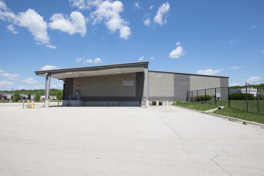 4302 NW Mattox Rd, Riverside, MO à vendre - Photo de l’immeuble – Image 3 sur 9