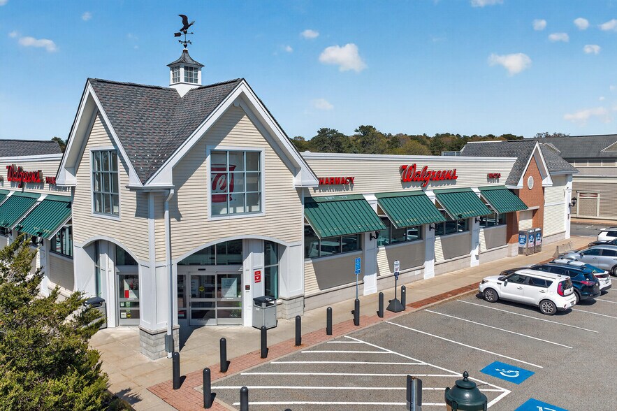650 Falmouth Rd, Mashpee, MA à louer - Photo de l’immeuble – Image 2 sur 13