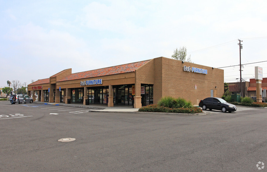 17200-17228 Lakewood Blvd, Bellflower, CA à louer - Photo de l’immeuble – Image 2 sur 11