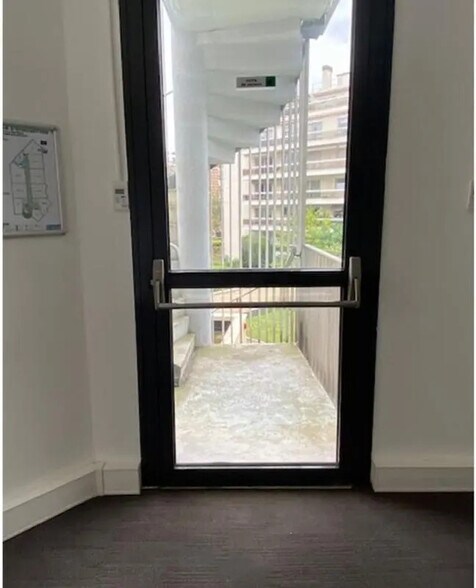 Bureau dans Boulogne-Billancourt à louer - Photo de l’immeuble – Image 2 sur 6