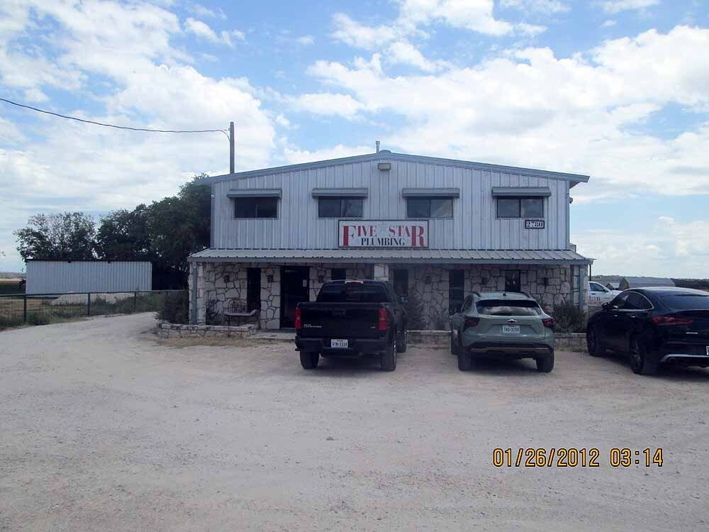 2870 FM471, Castroville, TX à louer Photo principale– Image 1 sur 16