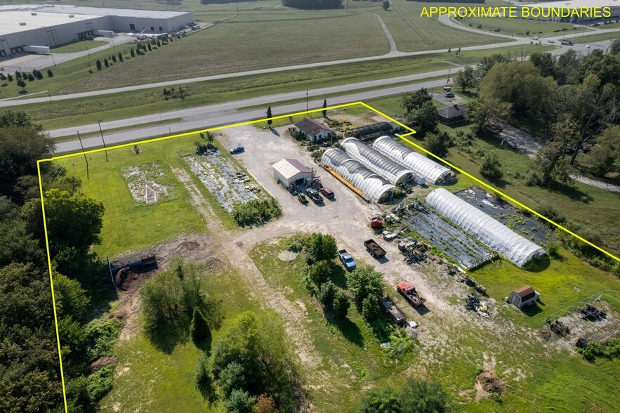 8911 Highway 62, Charlestown, IN à vendre - Photo principale – Image 1 sur 22