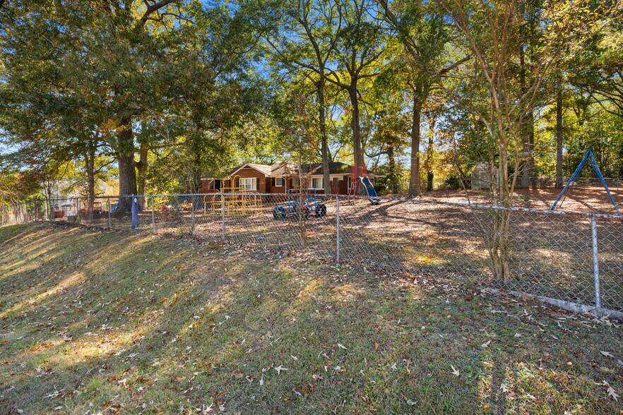957 Astor Ave, Forest Park, GA à vendre - Photo de l’immeuble – Image 3 sur 6