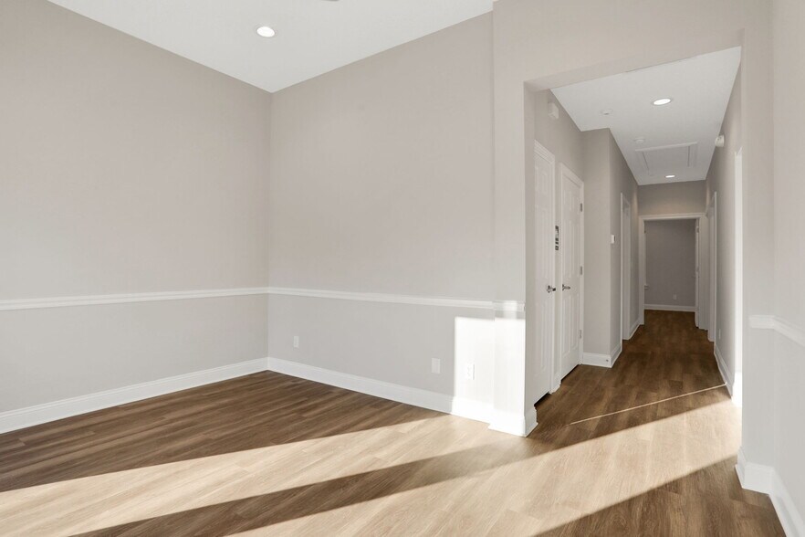 34 Roberts Village Ct, Fruit Cove, FL à louer - Photo de l’immeuble – Image 3 sur 6