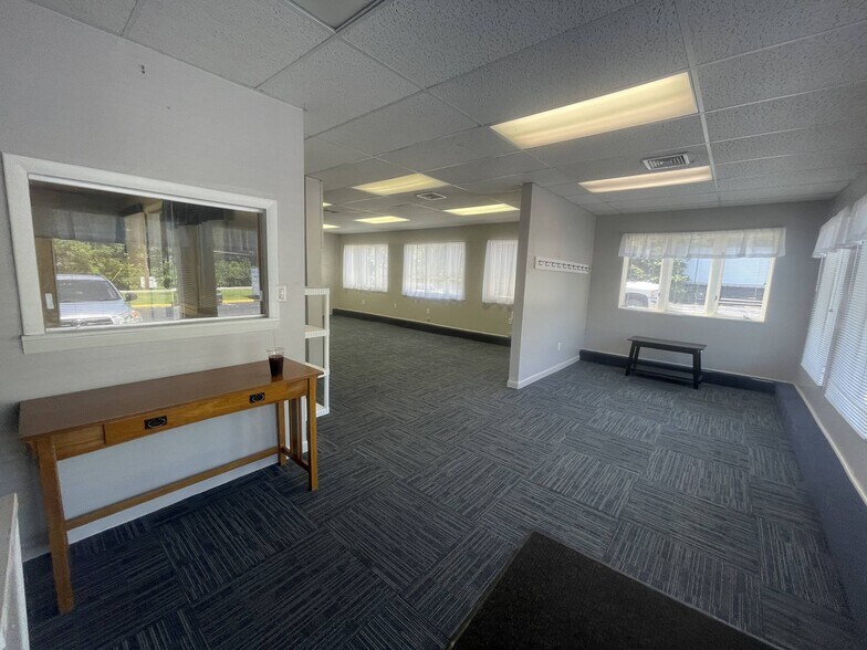 426 Salem Tpke, Bozrah, CT à louer - Photo intérieure – Image 3 sur 14