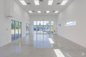 1544 E Commercial Blvd, Oakland Park, FL à louer Photo intérieure– Image 2 sur 6