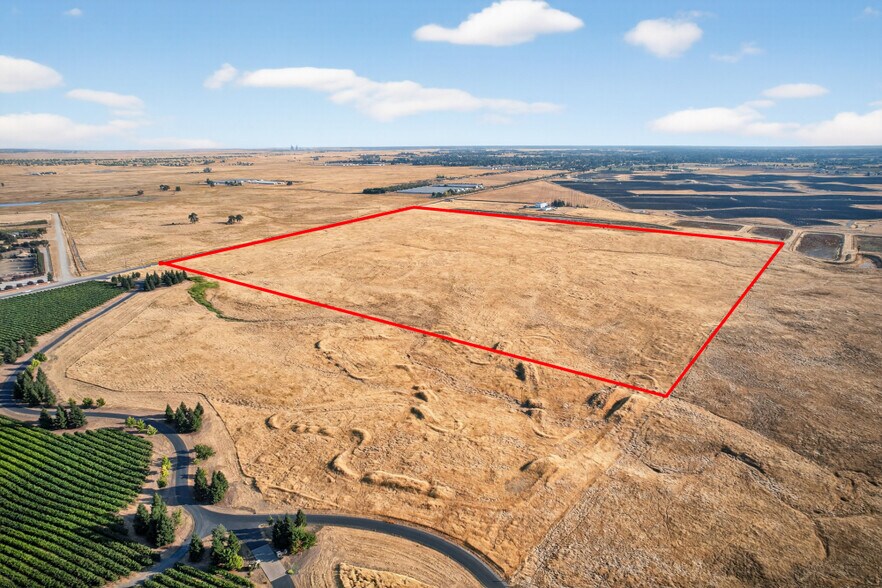 7770 Dillard Rd, Sloughhouse, CA à vendre - Photo de l’immeuble – Image 3 sur 15