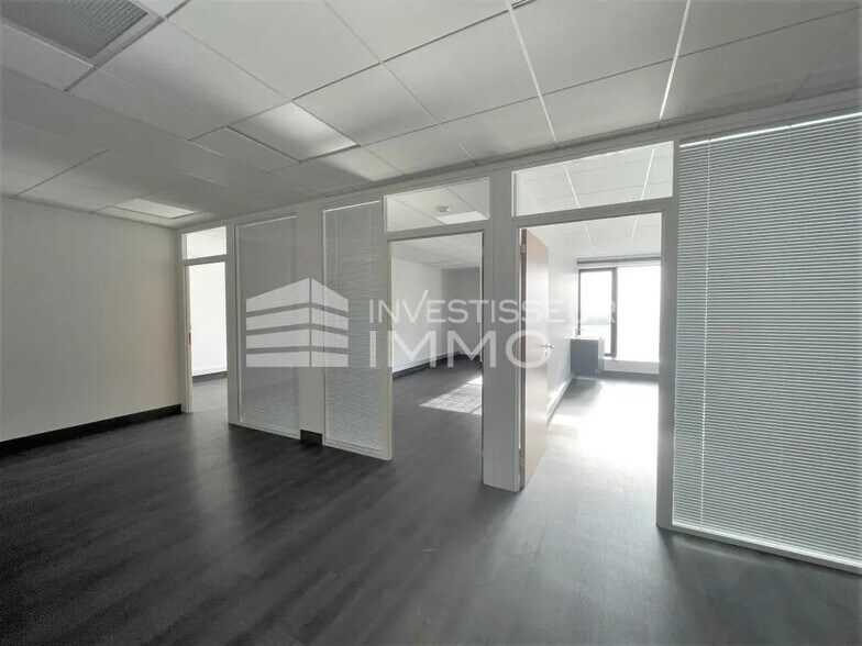 Bureau dans Jossigny à louer - Photo de l’immeuble – Image 2 sur 7