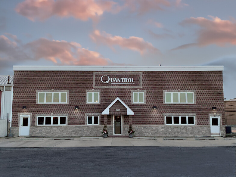 9001 Hanslik Ct, Naperville, IL à louer - Photo de l’immeuble – Image 3 sur 9