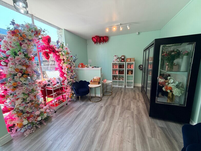 353-359 E Magnolia Blvd, Burbank, CA à louer - Photo de l’immeuble – Image 3 sur 10