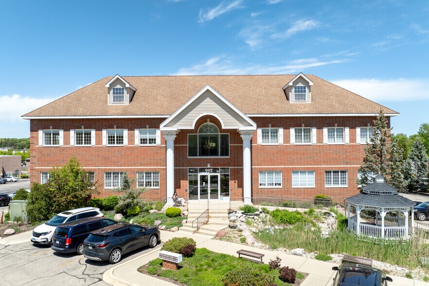 912 Northwest Hwy, Fox River Grove, IL à vendre - Photo de l’immeuble – Image 3 sur 73