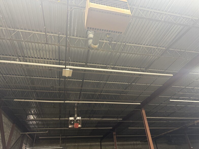 11 Edgeboro Rd, East Brunswick, NJ à louer - Photo intérieure – Image 2 sur 10