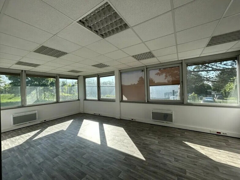 Bureau dans Maxéville à louer - Photo de l’immeuble – Image 3 sur 8