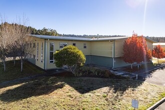 45 Ericson Ct, Arcata, CA à louer Photo de l’immeuble– Image 2 sur 8
