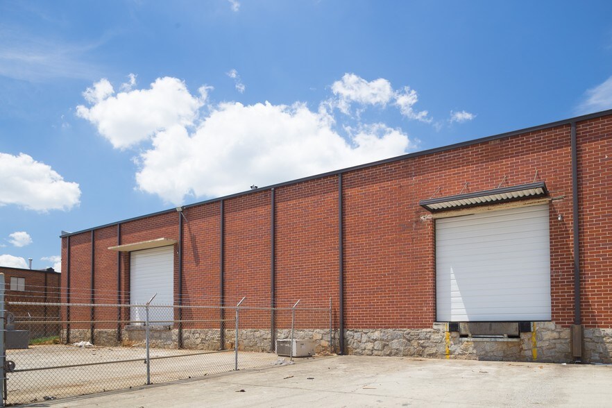 4801 Lewis Rd, Stone Mountain, GA à louer - Photo de l’immeuble – Image 3 sur 6