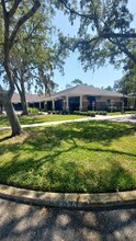 301 East Lake Woodlands Pkwy, Oldsmar, FL à louer Photo de l’immeuble– Image 1 sur 12